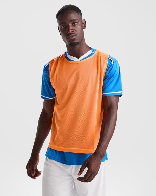 Roly Roma unisex sports bib in white, alternative view, ready for logo printing or embroidery