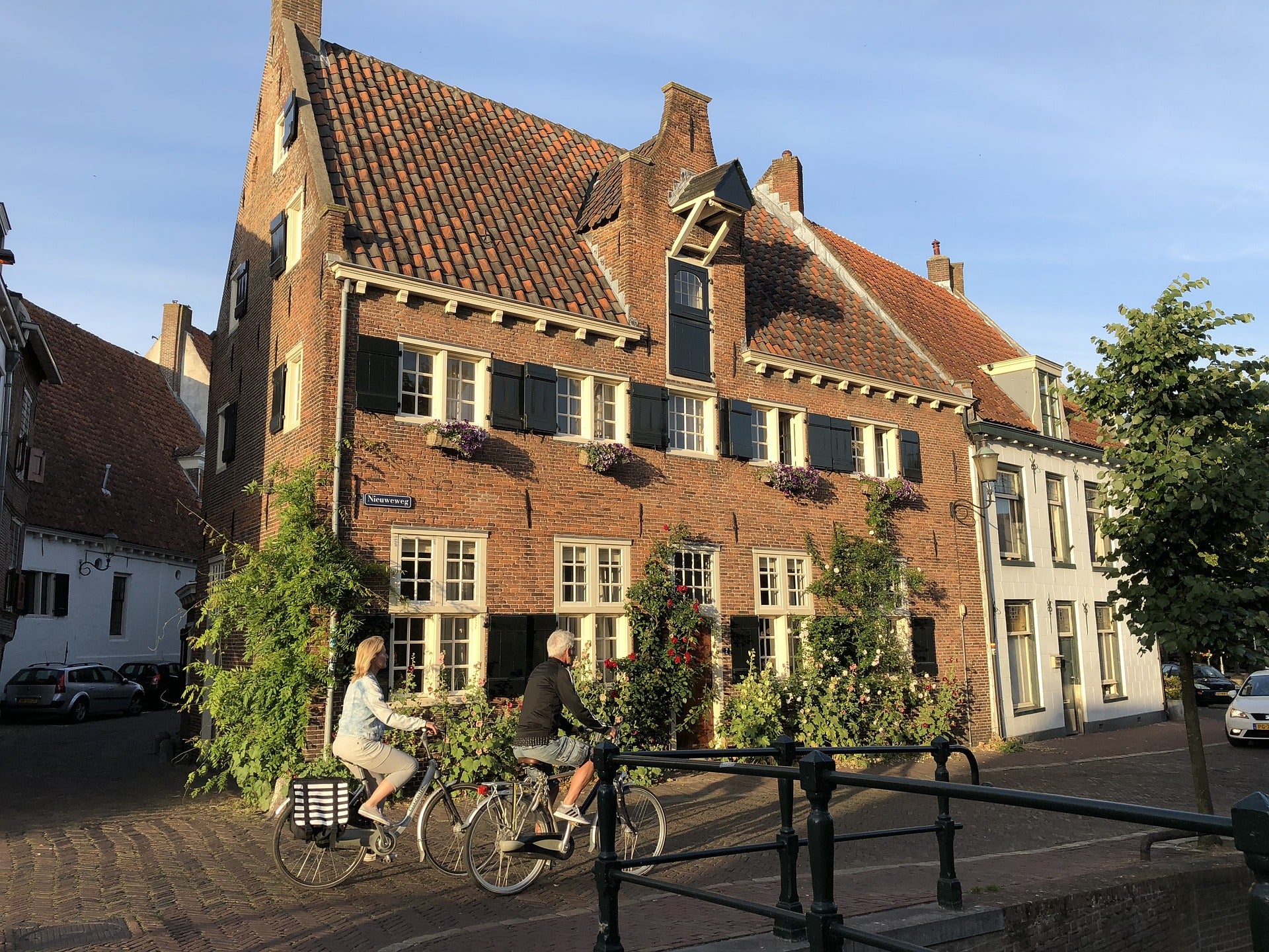 Historisch centrum van Amersfoort, perfect voor promotieartikelen, relatiegeschenken, evenementenmerchandising en bedrukte producten voor landelijke campagnes.