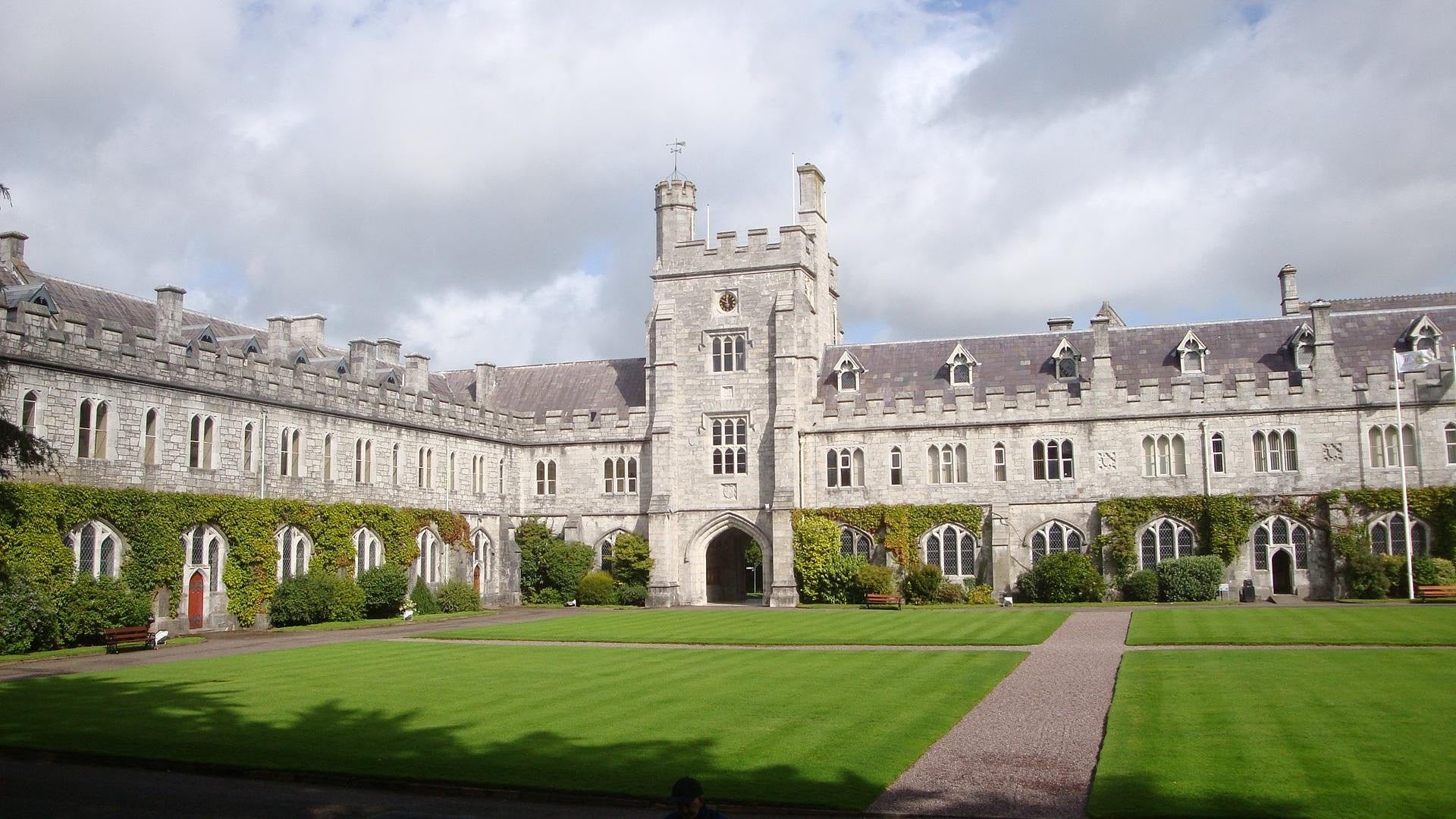 Promotional products at University College Cork — fast delivery for branded clothing and business gifts across Cork.

Táirgí cur chun cinn i gColáiste na hOllscoile, Corcaigh — seachadadh tapa ar éadaí branda agus bronntanais ghnó ar fud Chorcaí.