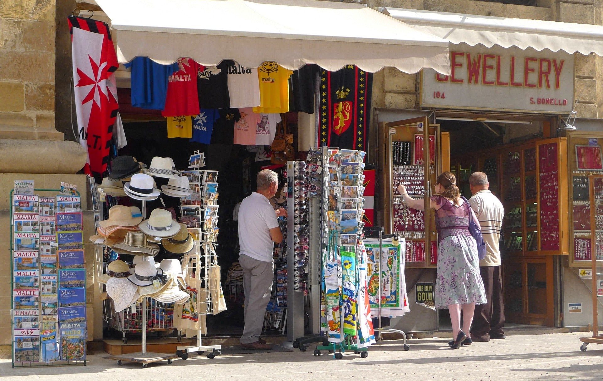 Custom promotional products across Gozo — from Victoria (Rabat) to Nadur, Xewkija and more | Gadget personalizzati a Gozo — da Victoria (Rabat) a Nadur, Xewkija e oltre | Rigali personalizzati f’Għawdex — minn Victoria (Rabat) sa Nadur, Xewkija u aktar