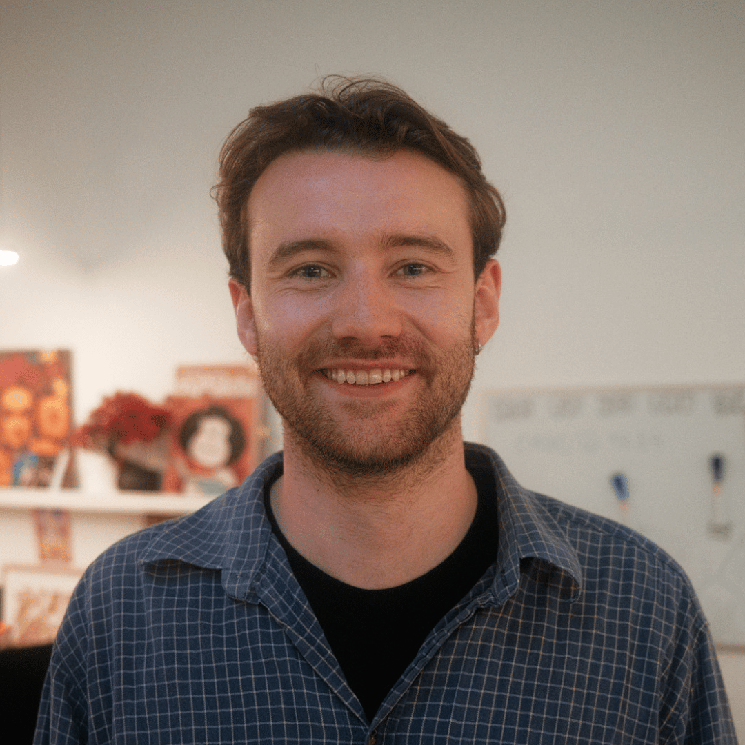 Jan Donnelly, project and team coordinator at Swish & Click, smiling in the Barcelona office — bringing Irish precision and structure to international logistics and operations.