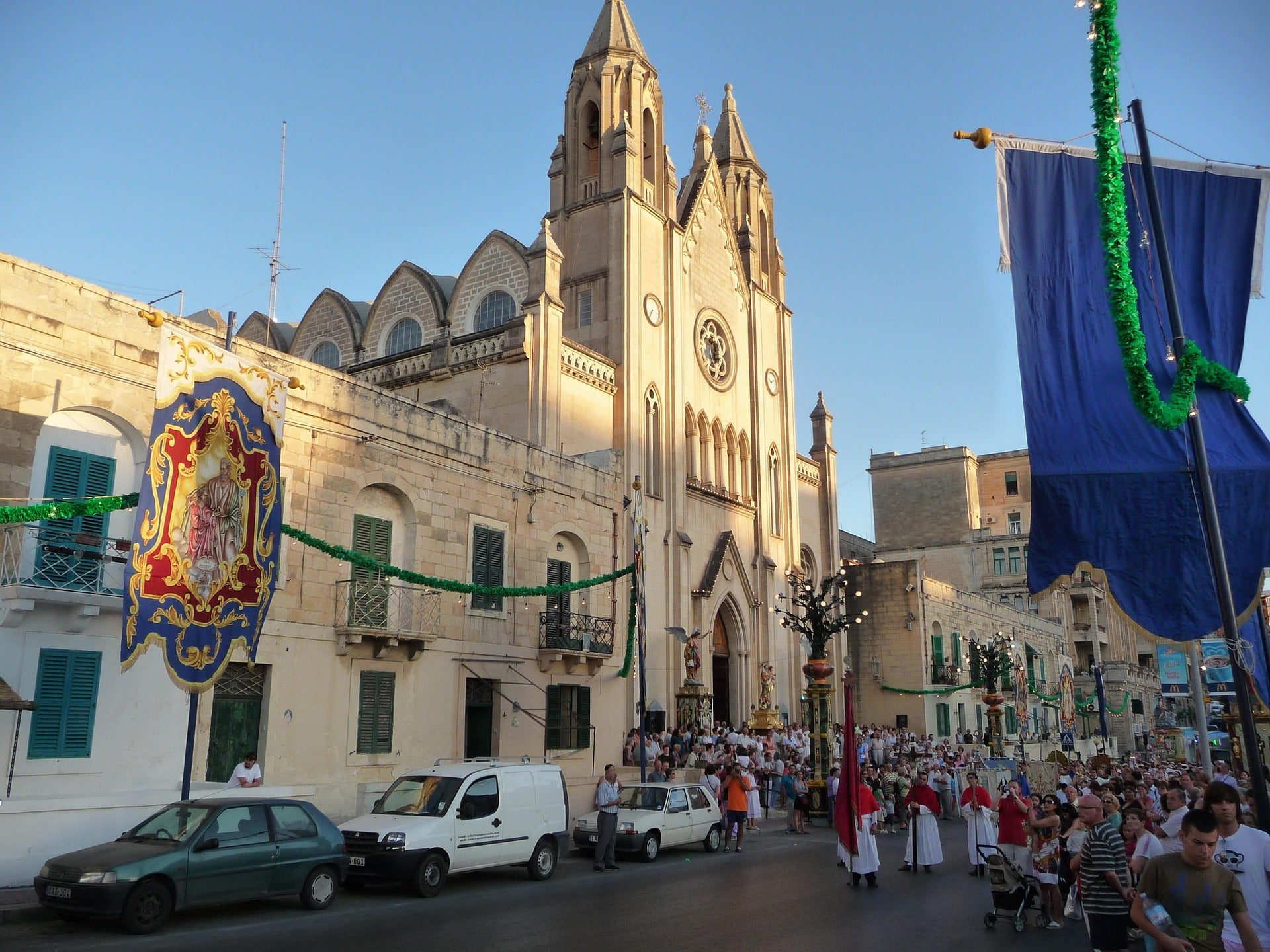 Corporate gifts and branded merchandise in Sliema — a modern and cosmopolitan area of Malta | Regali aziendali e merchandising personalizzato a Sliema — zona moderna e cosmopolita di Malta | Rigali korporattivi u merċandajsing personalizzat f’Sliema — żona moderna u kożmopolitana ta’ Malta
