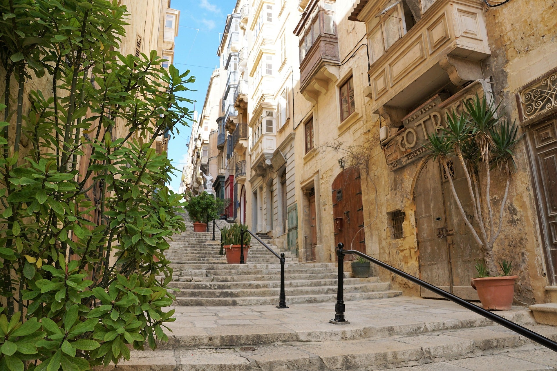 Promotional products in Valletta — cultural and political capital of Malta | Gadget Aziendali a La Valletta — capitale culturale e politica di Malta | Prodotti promozzjonali fil-Belt Valletta — il-kapitali kulturali u politika ta’ Malta